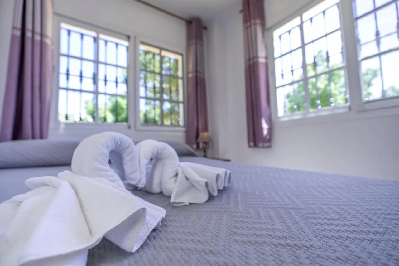 Villa Chiang Mai Fuengirola Spain